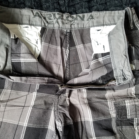 Arizona Shorts - Picture 2 of 5